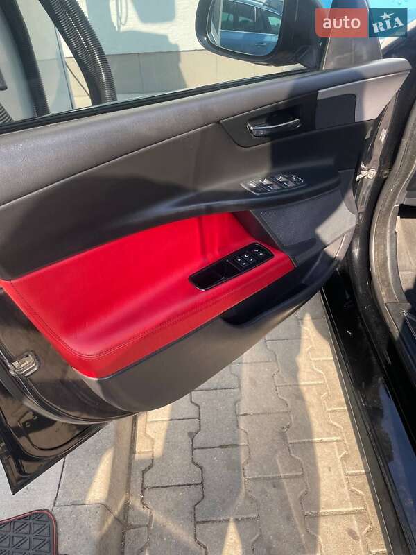 Седан Jaguar XE 2015 в Тячеві фото 27 Седан Jaguar XE 2015 в Тячеві