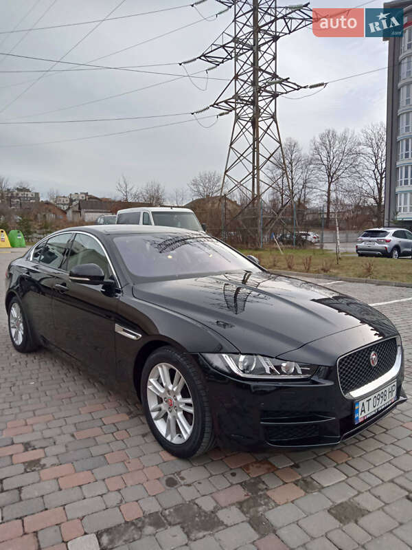 Седан Jaguar XE 2016 в Ивано-Франковске
