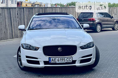 Седан Jaguar XE 2016 в Києві