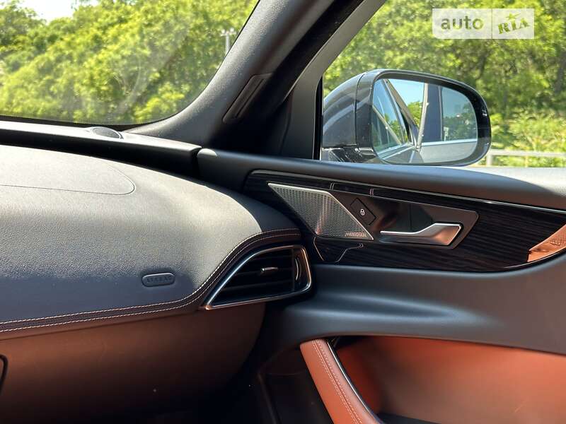 Седан Jaguar XE 2020 в Киеве