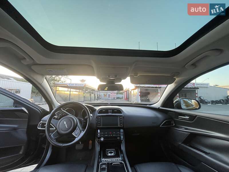 Седан Jaguar XE 2017 в Харькове