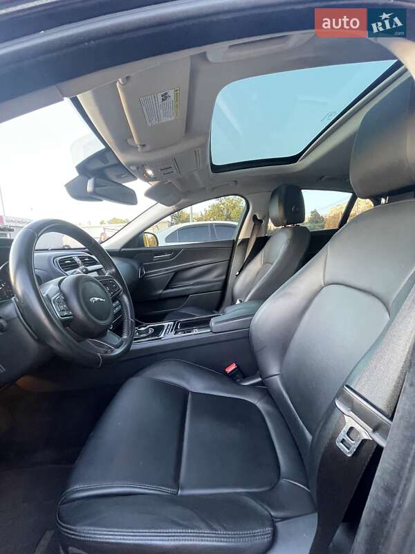 Седан Jaguar XE 2017 в Харькове