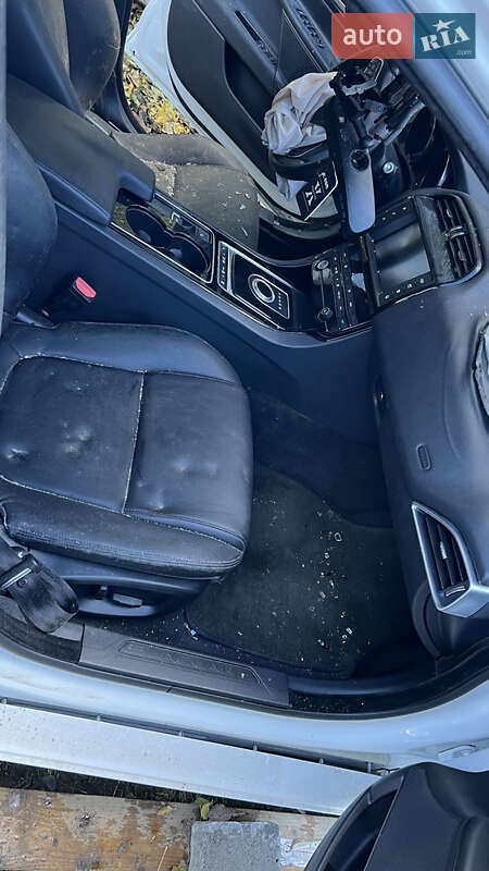 Седан Jaguar XE 2016 в Івано-Франківську