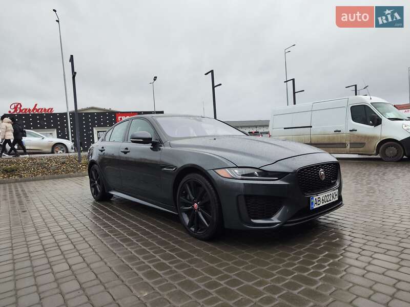 Седан Jaguar XE 2019 в Виннице