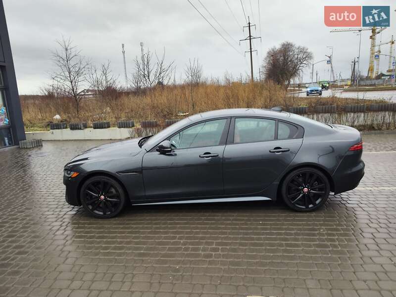 Седан Jaguar XE 2019 в Виннице