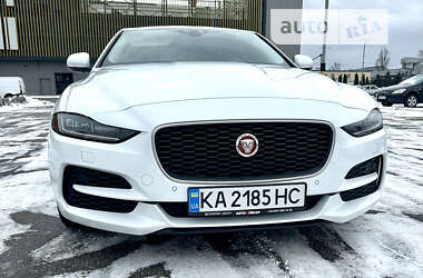 Седан Jaguar XE 2020 в Киеве