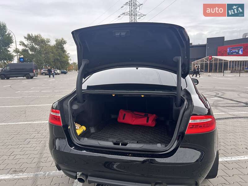 Седан Jaguar XE 2017 в Полтаве
