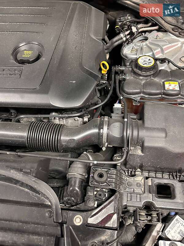 Седан Jaguar XE 2016 в Києві