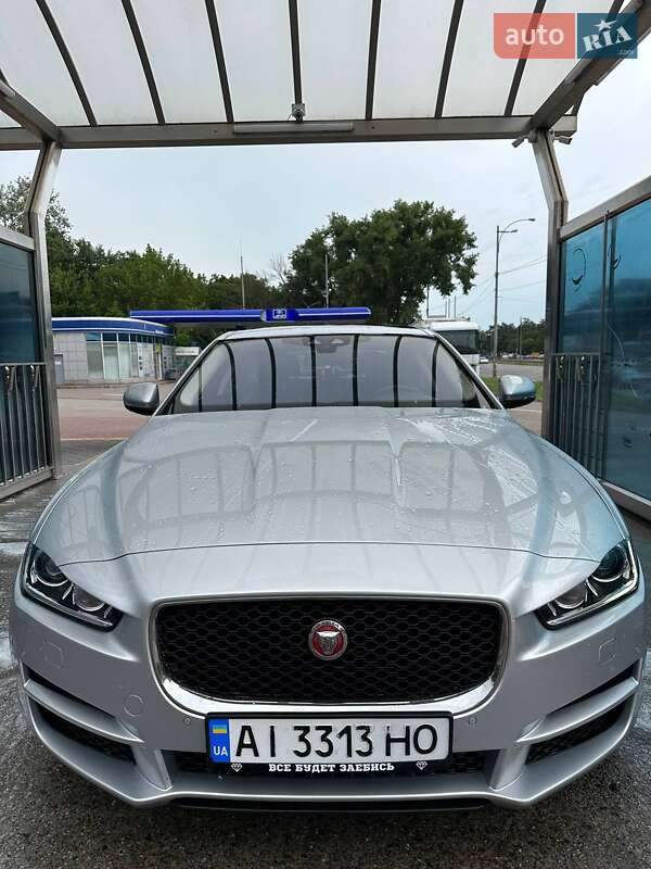 Седан Jaguar XE 2016 в Києві