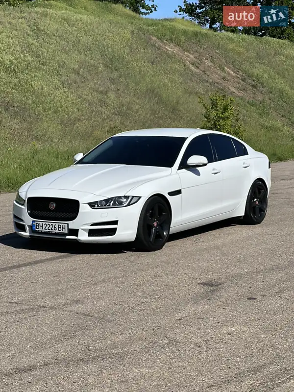 Jaguar XE