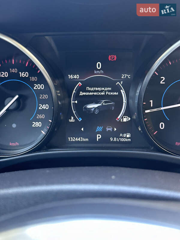 Седан Jaguar XE 2016 в Ужгороде