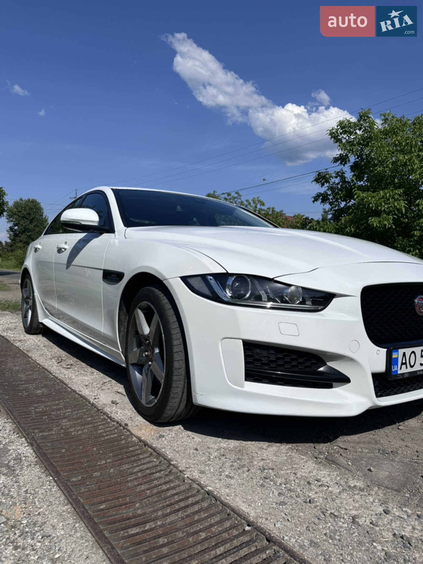 2016 Jaguar XE - мініатюра 4
