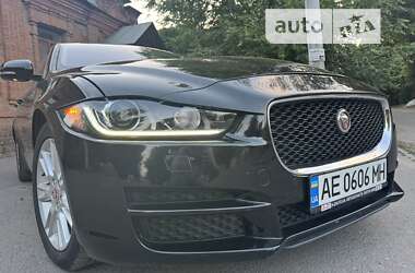 Седан Jaguar XE 2016 в Дніпрі