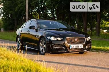 Седан Jaguar XE 2015 в Киеве