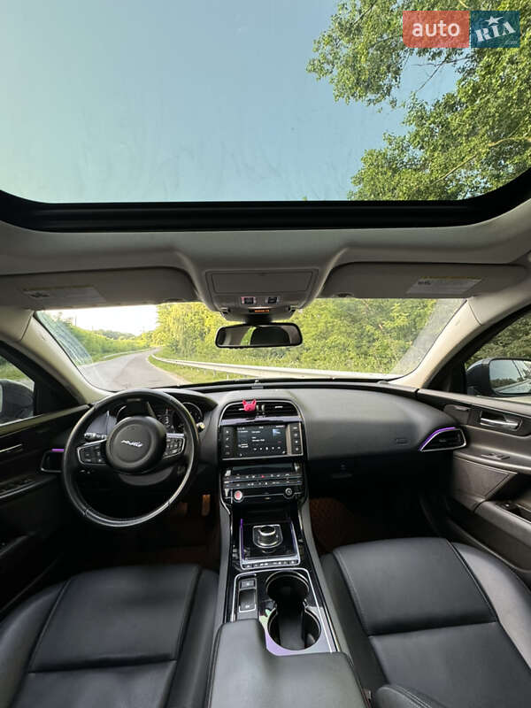 Седан Jaguar XE 2016 в Тернополе фото 4 Седан Jaguar XE 2016 в Тернополе
