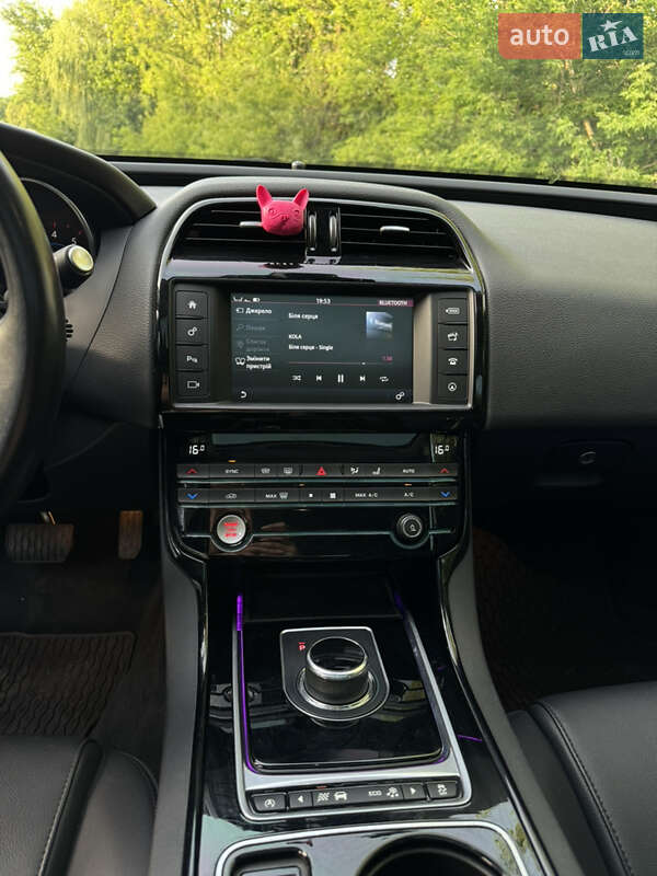 Седан Jaguar XE 2016 в Тернополе фото 10 Седан Jaguar XE 2016 в Тернополе