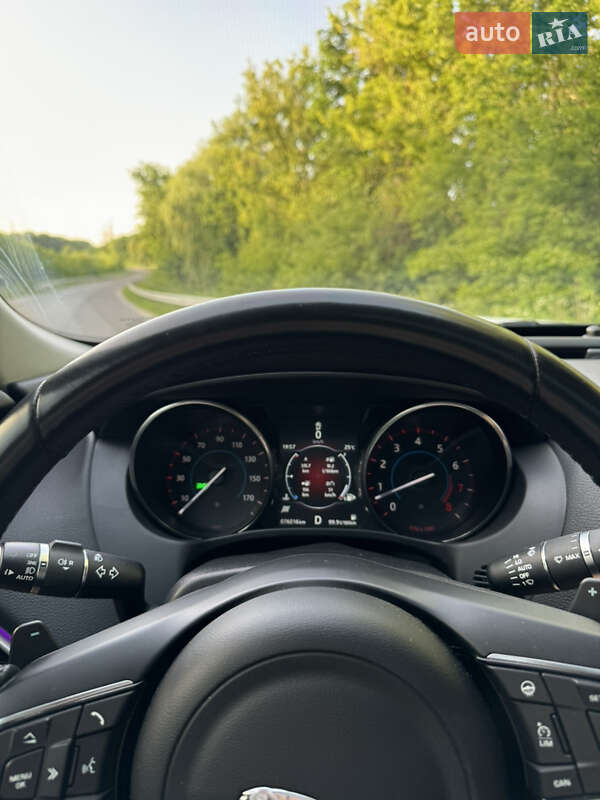 Седан Jaguar XE 2016 в Тернополе фото 14 Седан Jaguar XE 2016 в Тернополе