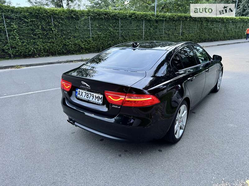 Седан Jaguar XE 2016 в Києві