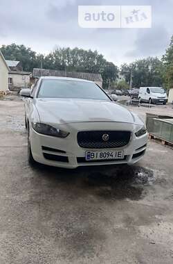 Седан Jaguar XE 2018 в Кременчуці