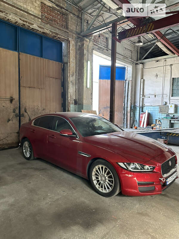 Jaguar XE 2015