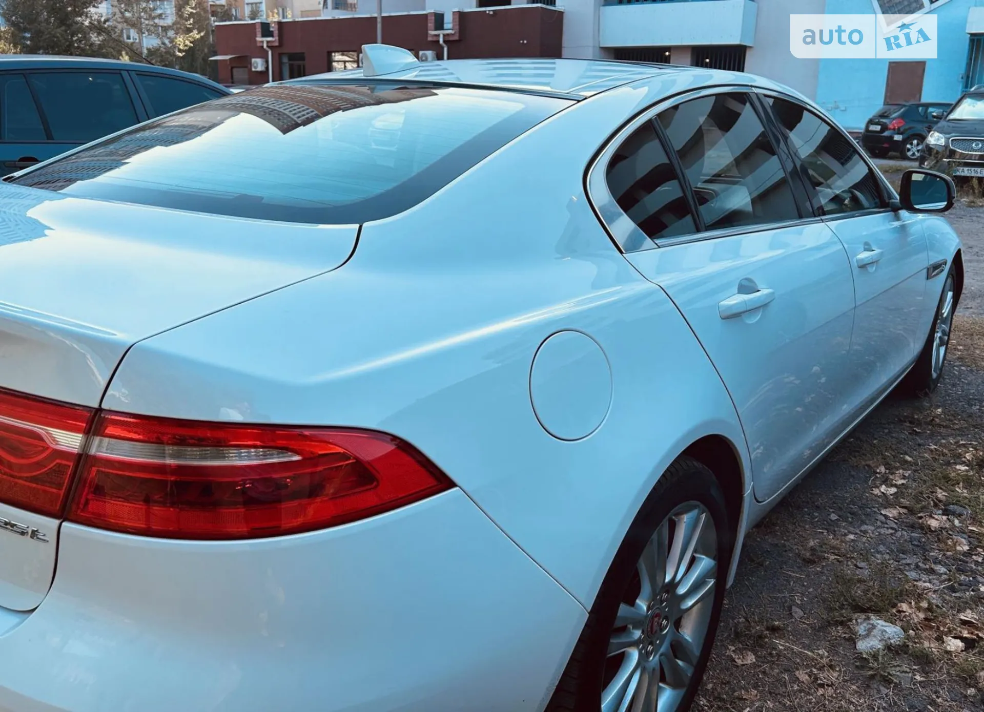 2019 Jaguar XE - мініатюра 3