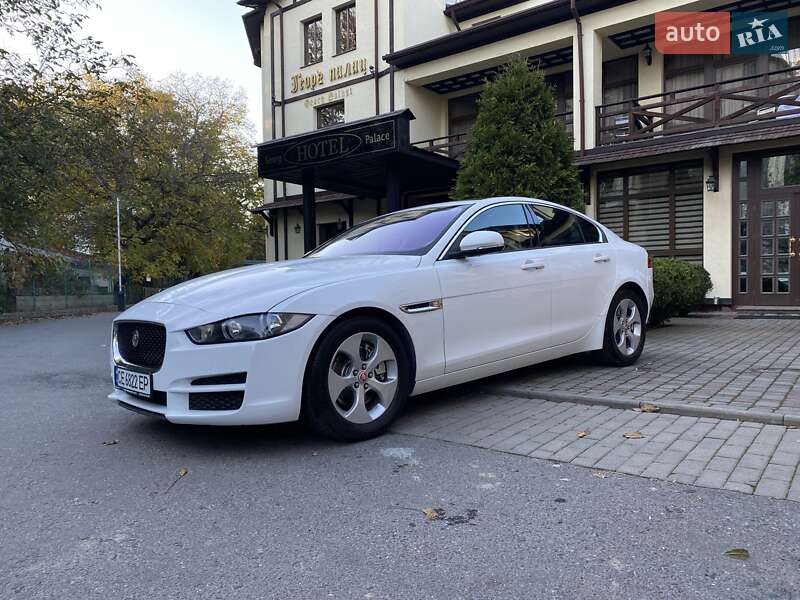 Седан Jaguar XE 2018 в Черновцах