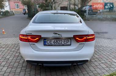 Седан Jaguar XE 2018 в 