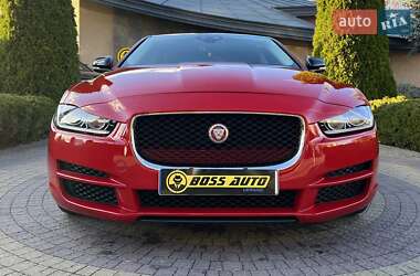 Седан Jaguar XE 2018 в Львове