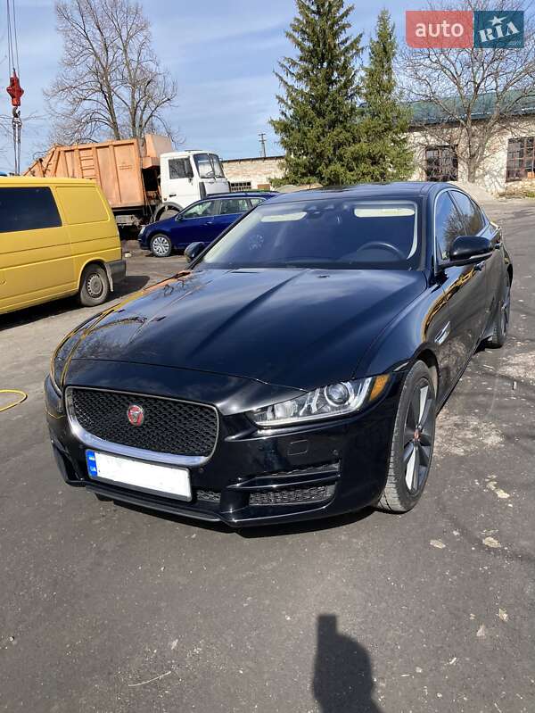 Седан Jaguar XE 2018 в Киеве