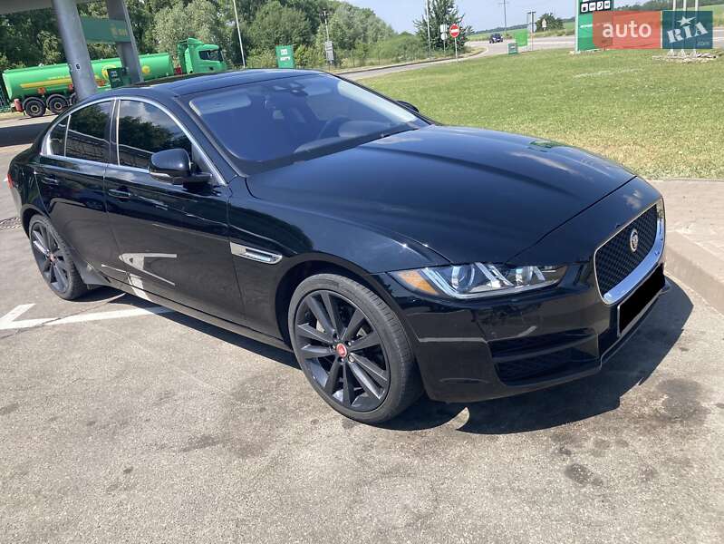 Jaguar XE 2018