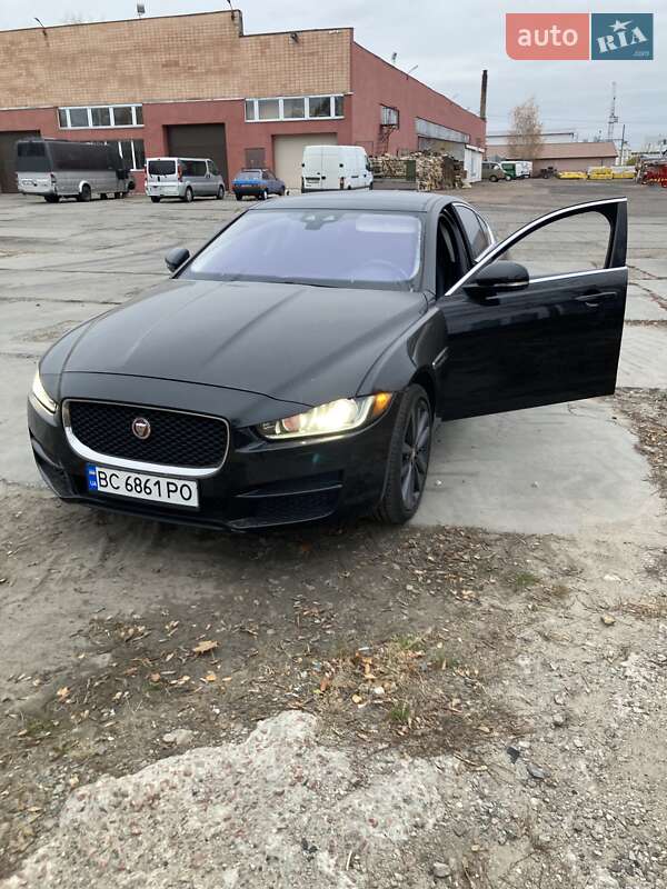 Седан Jaguar XE 2018 в Киеве