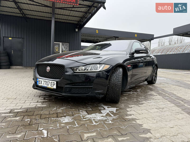 Седан Jaguar XE 2016 в Хмельницькому