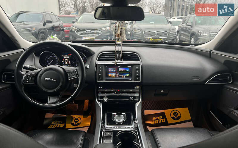 Седан Jaguar XE 2015 в Ивано-Франковске фото 19 Седан Jaguar XE 2015 в Ивано-Франковске