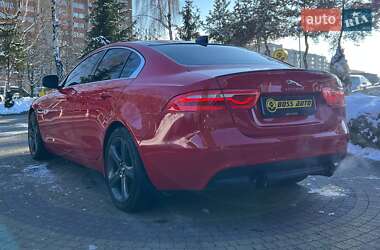 Седан Jaguar XE 2018 в Львові