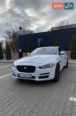 Седан Jaguar XE 2017 в Черкасах