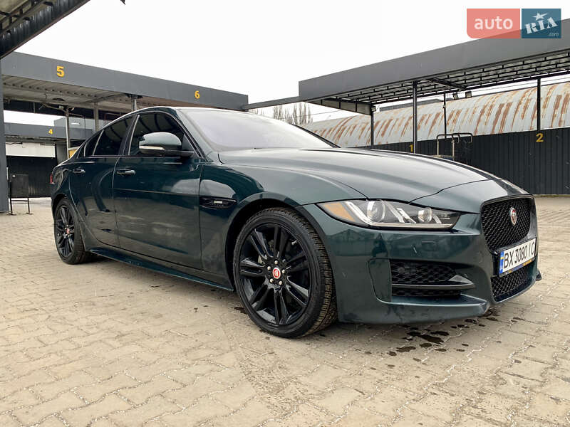 Седан Jaguar XE 2016 в Хмельницькому