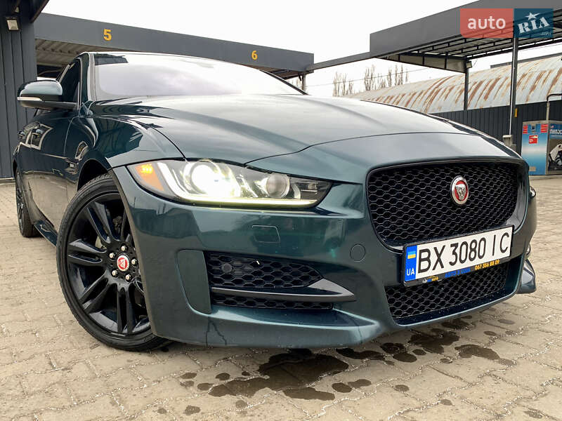 Седан Jaguar XE 2016 в Хмельницькому
