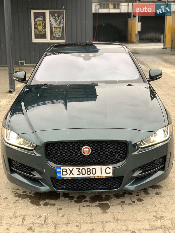 Седан Jaguar XE 2016 в Хмельницькому