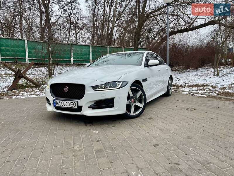 Седан Jaguar XE 2016 в Києві