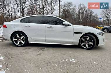 Седан Jaguar XE 2016 в Києві