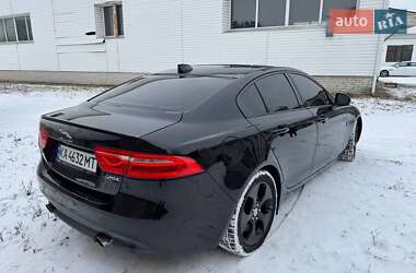 Седан Jaguar XE 2016 в 