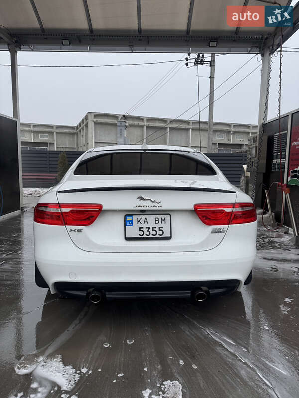 Седан Jaguar XE 2017 в Киеве