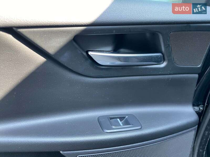 Седан Jaguar XE 2016 в Киеве