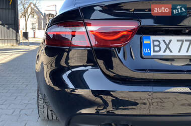 Седан Jaguar XE 2016 в 