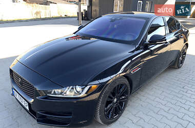 Седан Jaguar XE 2016 в 
