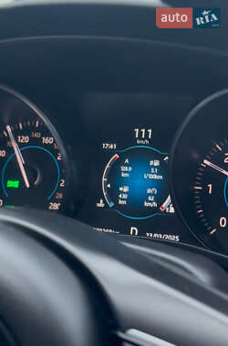 Седан Jaguar XE 2016 в 