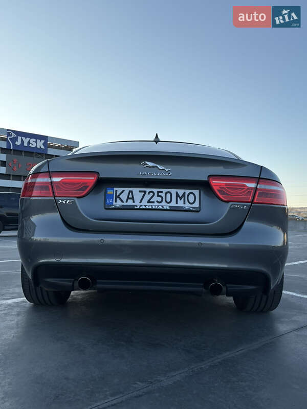 Седан Jaguar XE 2016 в Киеве