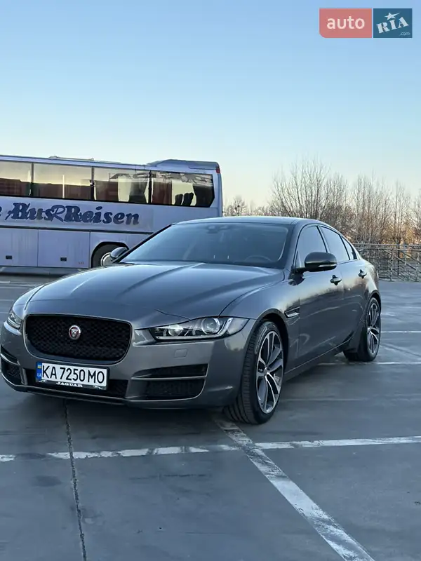 Jaguar XE