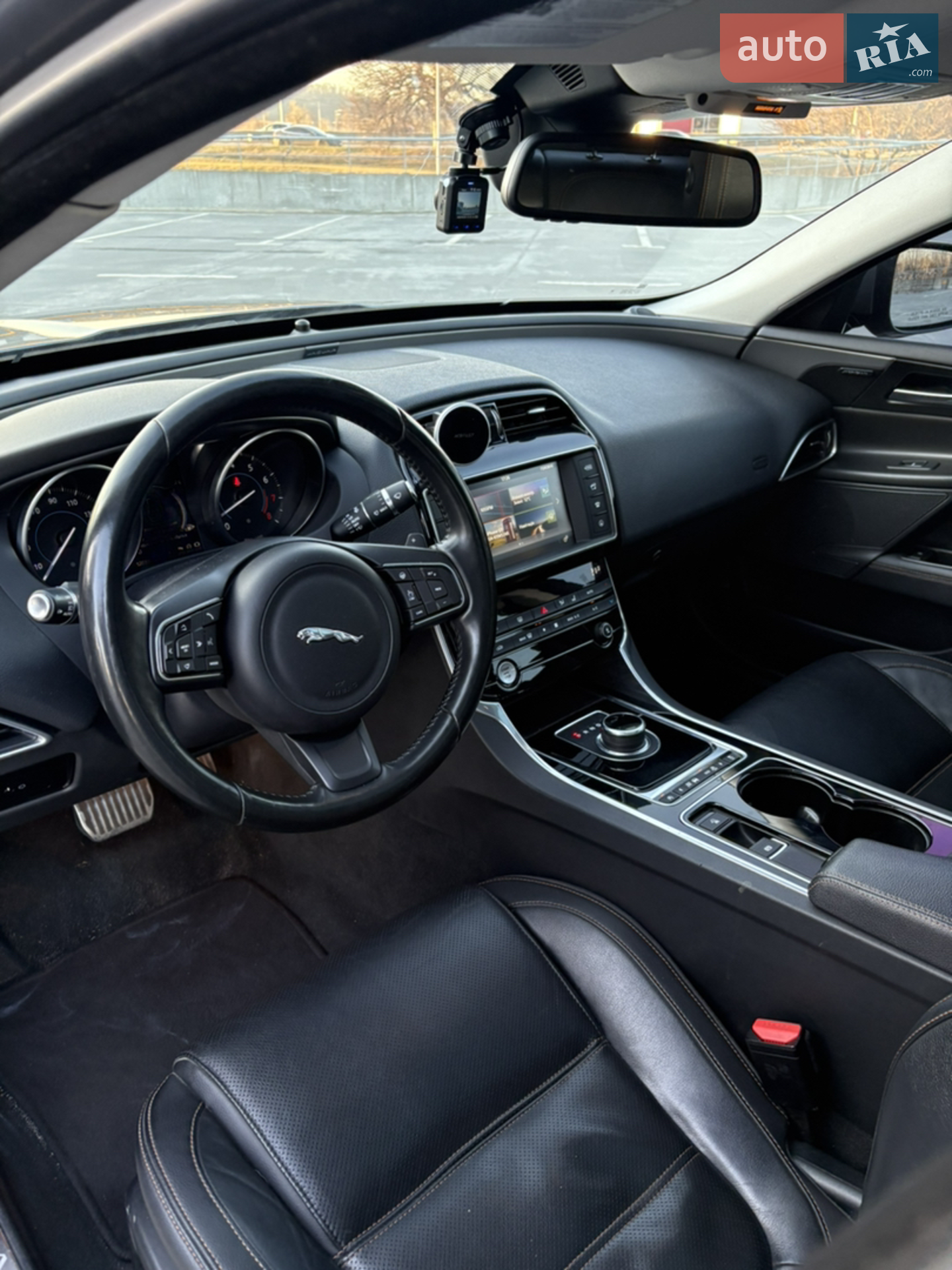 2016 Jaguar XE - мініатюра 21