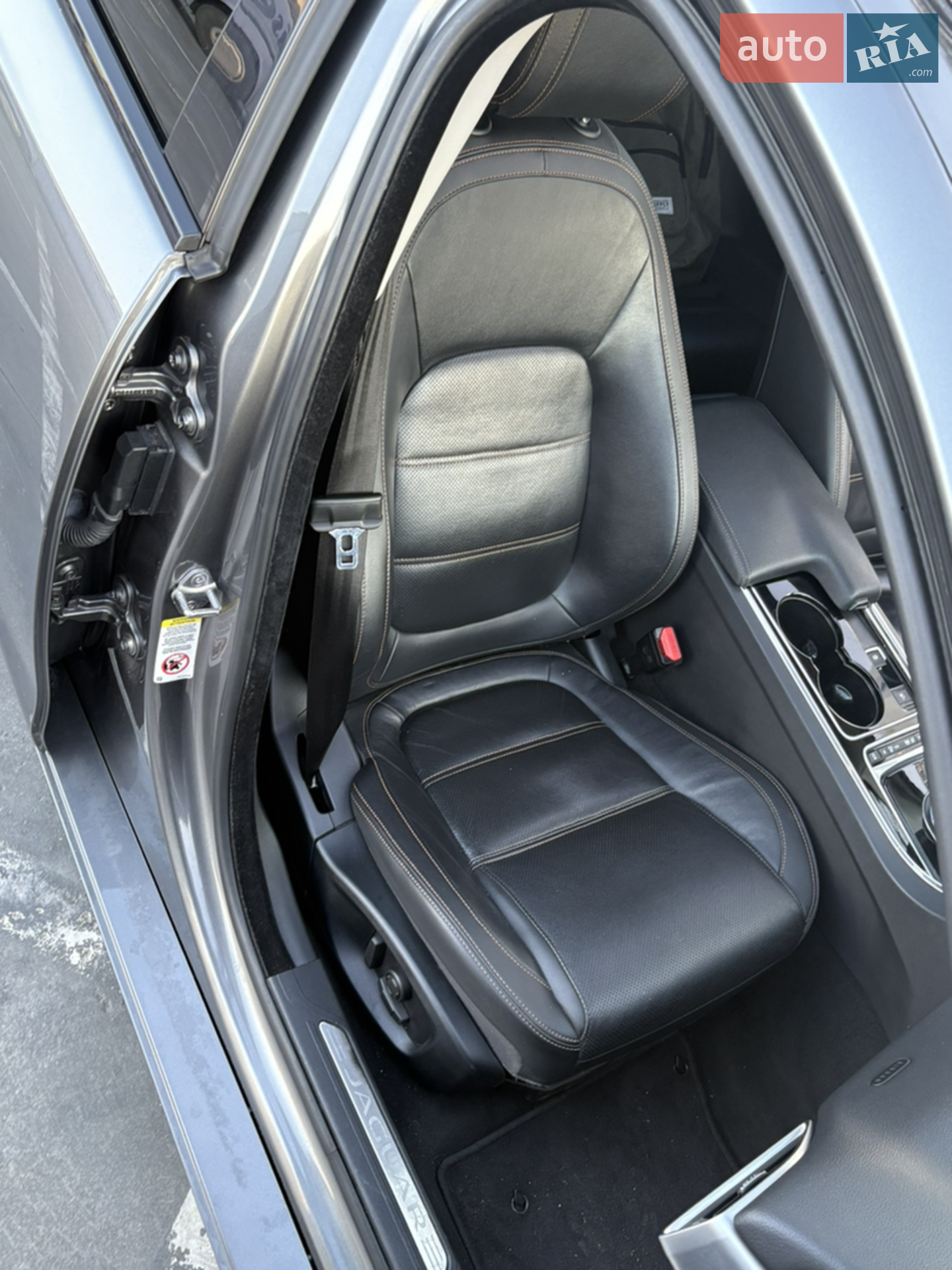 2016 Jaguar XE - мініатюра 29